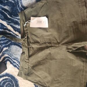 FRAME Cinched High Rise Short